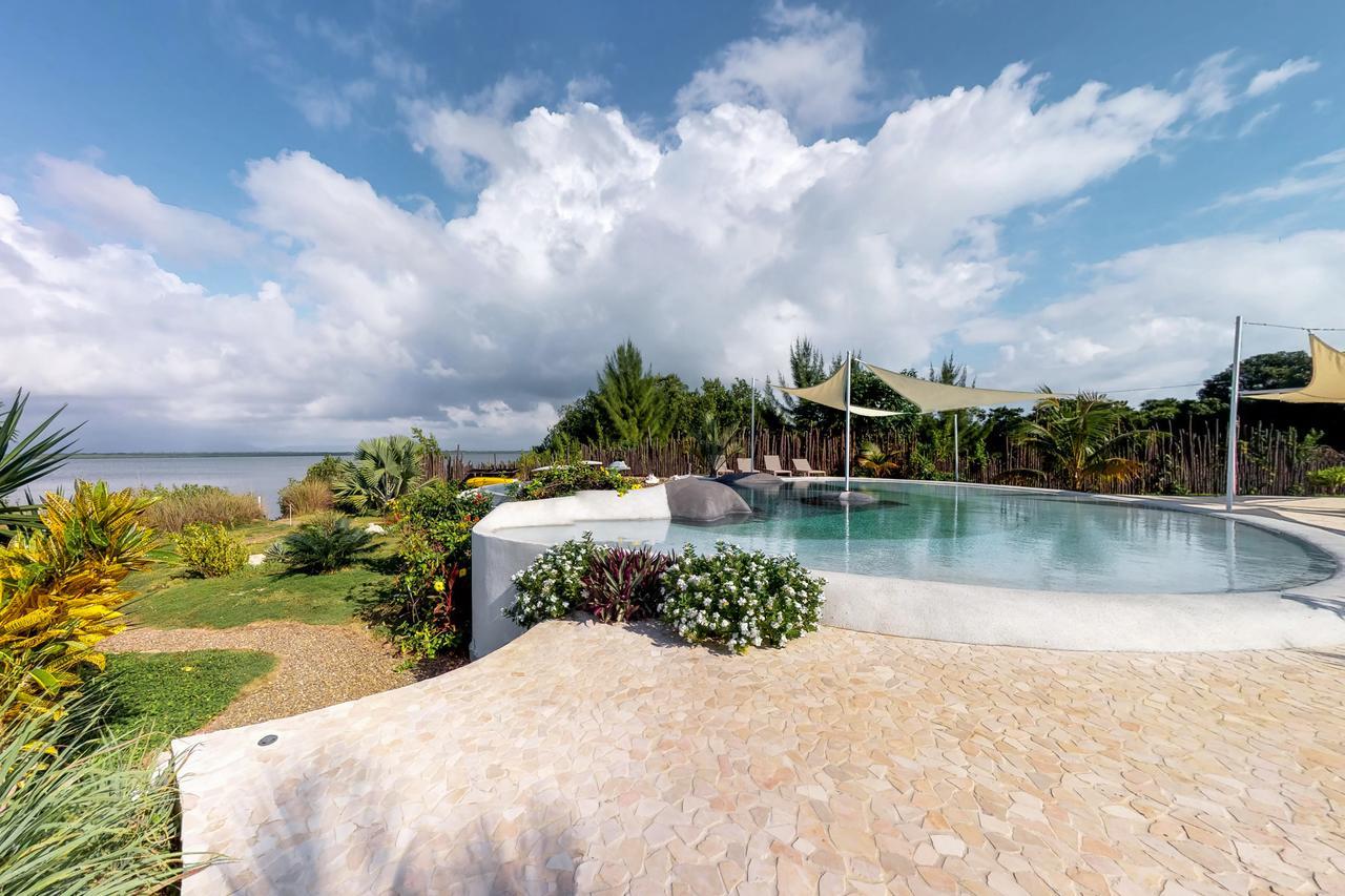 Dolphin @ Swan Villas Майя-Бич Экстерьер фото